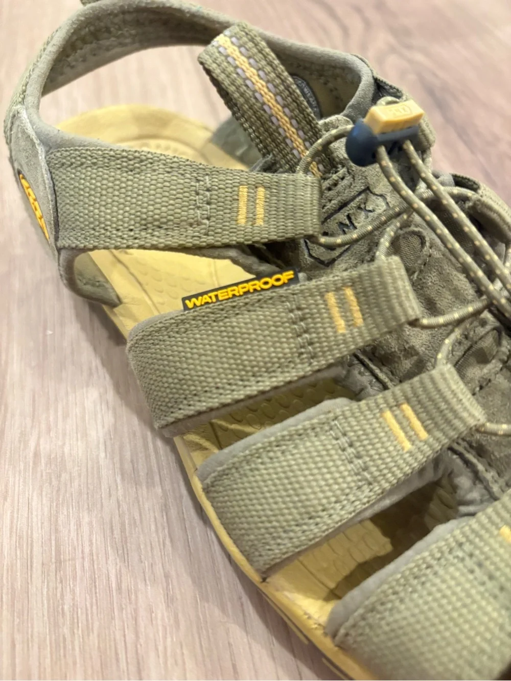 Keen size 8 men’s shoes